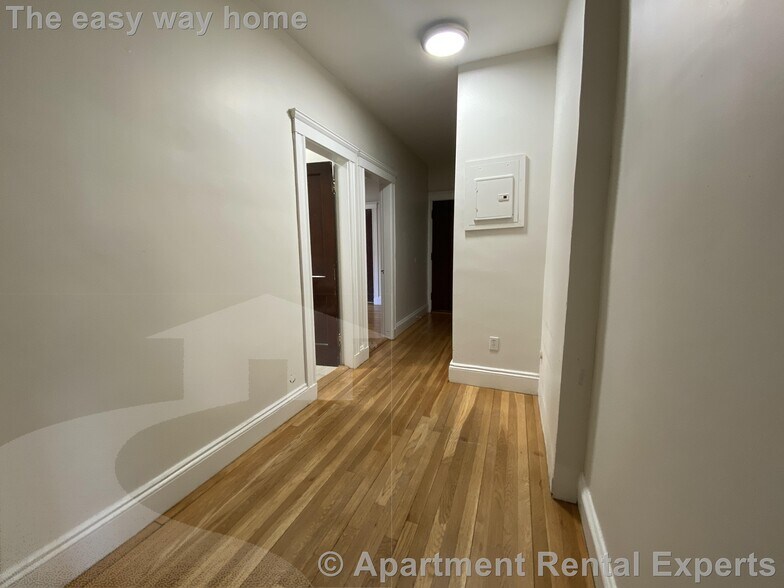 Building Photo - 28 Langdon St