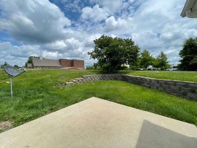 Building Photo - Lovely Single Family House with New Flooring & Paint! 2-Car Garage
