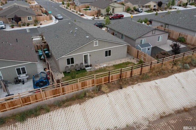 Building Photo - 698 Valmy Dr