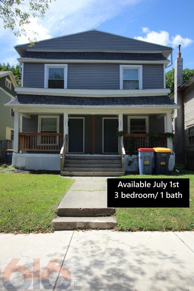 Building Photo - 243 Valley Ave NW