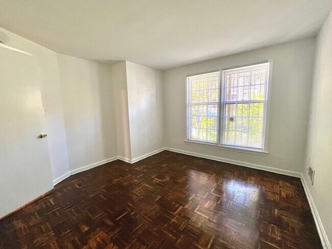 Building Photo - 340 11th St SE