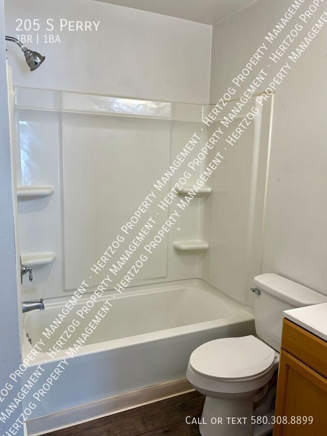 Building Photo - 205 S Perry-
