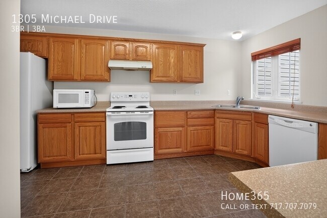 Building Photo - 1305 Michael Dr