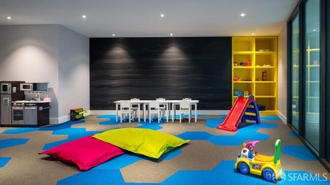 Building Photo - 333 Beale St