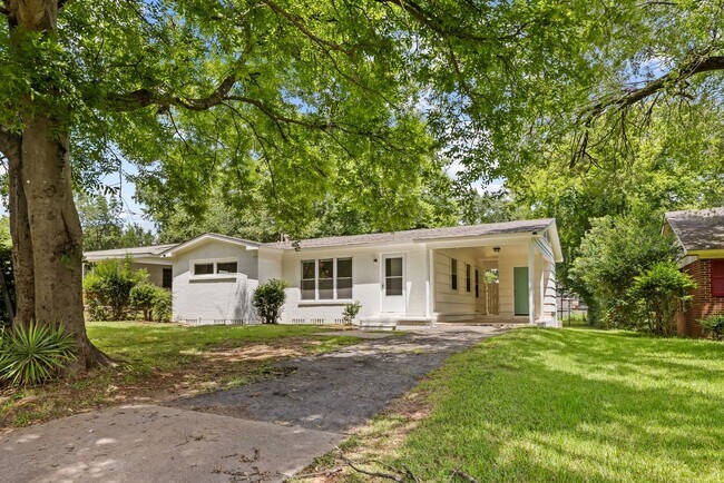 Building Photo - Charming 2 Bedroom, 2 Bathroom house