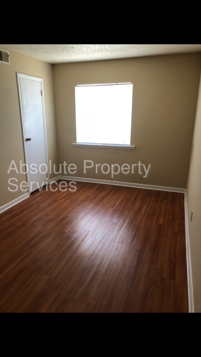 Building Photo - Welcome home, we are waiting for you!