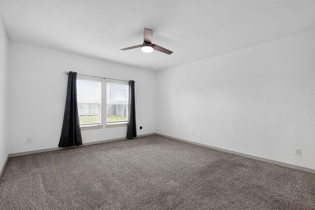 Building Photo - 14407 Sweetwater Dr