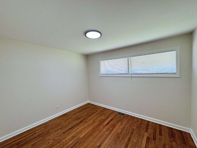 Building Photo - Charming 3 Bedroom Home in Raleigh!