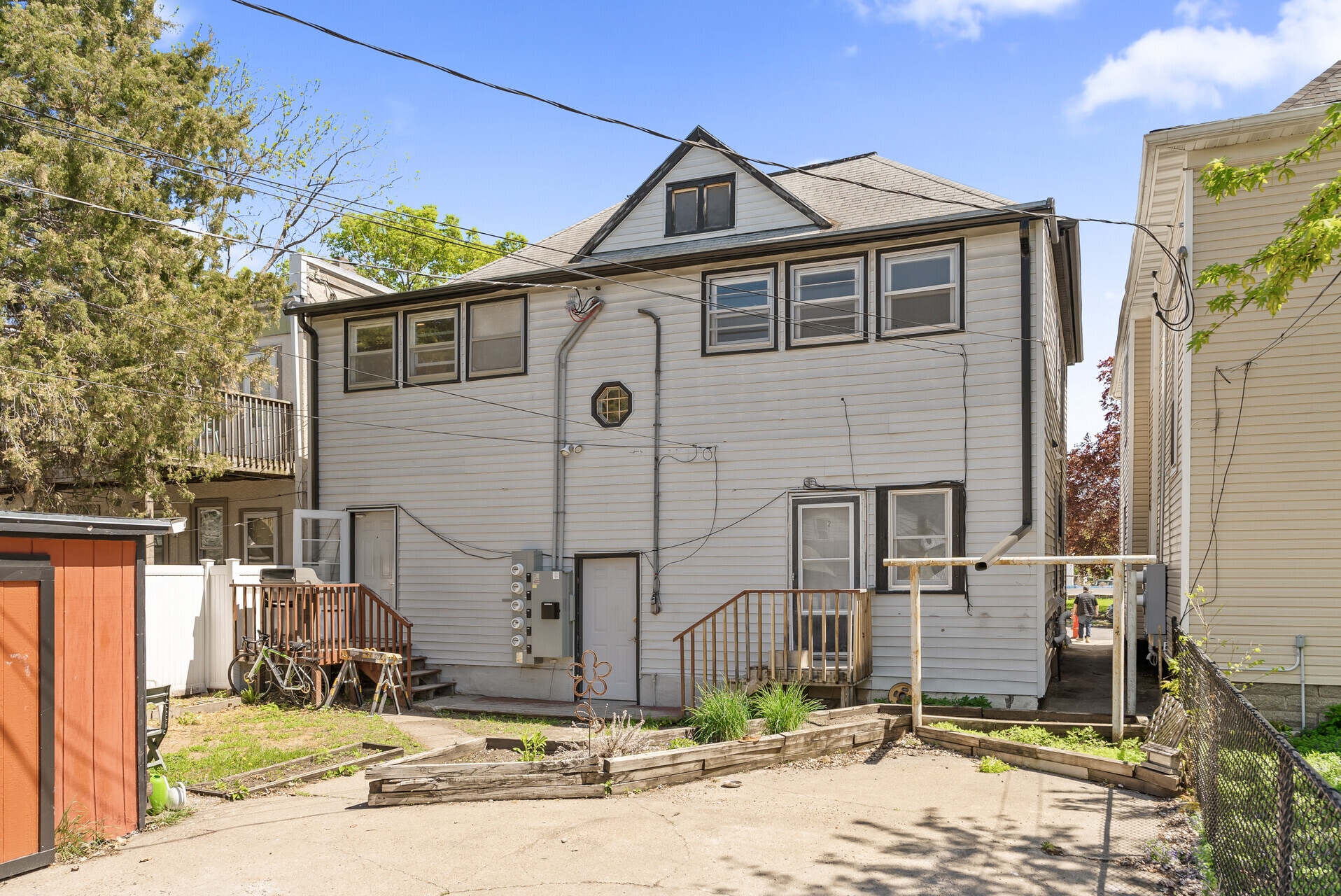 Building Photo - 630 Adams St NE