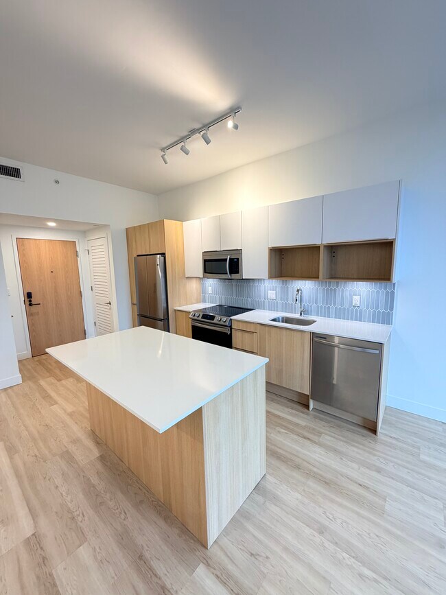 KITCHEN - 136 NE 43rd St