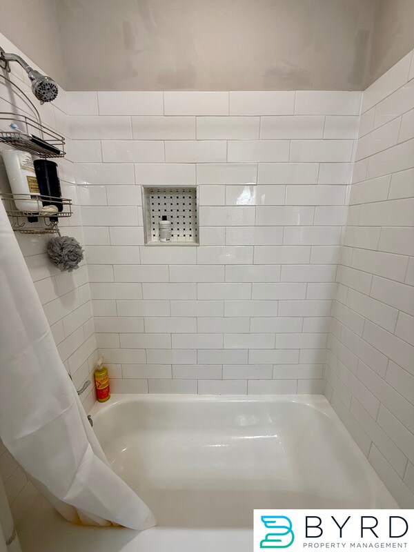 Building Photo - 3007 3rd Ave