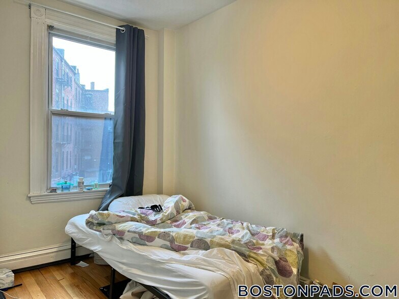 Building Photo - 3 Warwick St