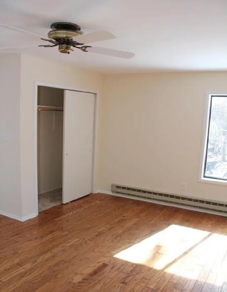 Building Photo - 84 Amberly Dr