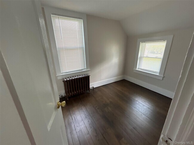 Building Photo - 5-5 Millerton Green Cir