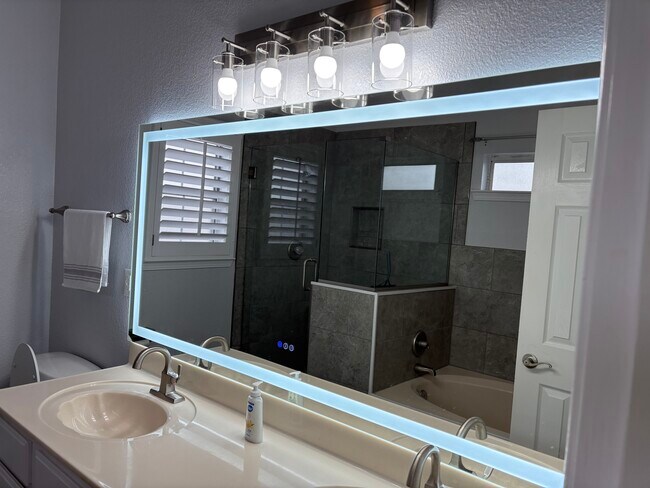 Building Photo - 13450 Emerald Bay Way