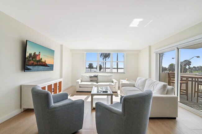 Building Photo - 2600 N Flagler Dr