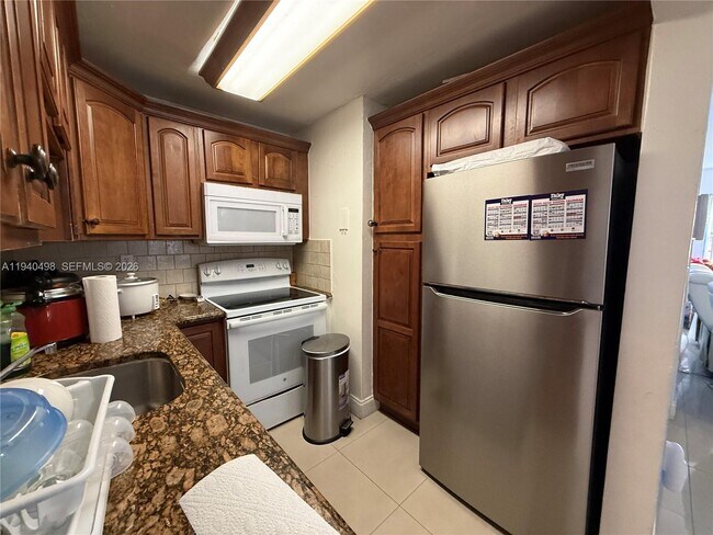 Building Photo - 495 NW 72nd Ave