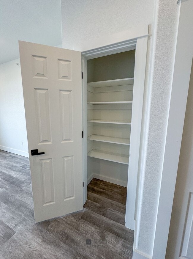 Building Photo - BRAND NEW Pet Friendly 2 bed/ 2 bath apartment!