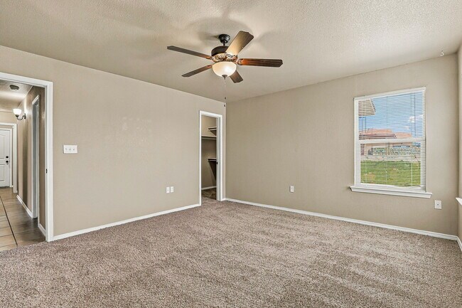 Building Photo - 14352 S Cave Ave