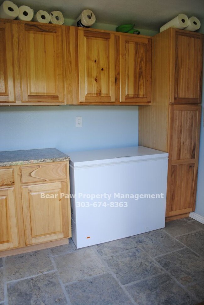 Building Photo - Nice Property in Indian Hills!!
