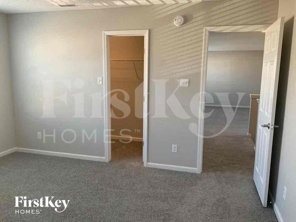 Building Photo - 12515 Teacup Way