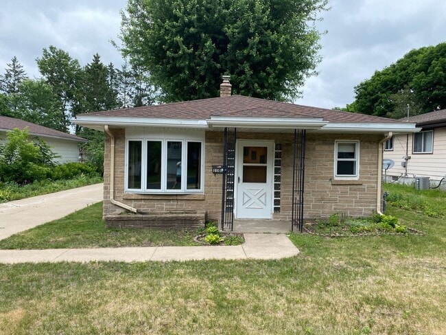 Building Photo - 3 Bed 1 Bath Single Family Home in Wausau