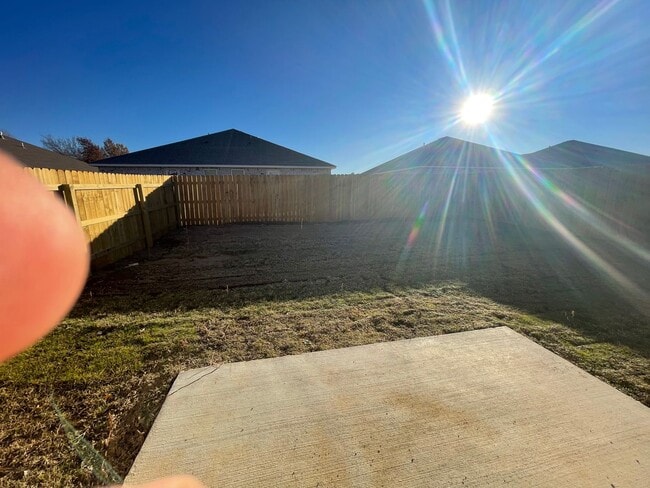 Building Photo - 3 bed, 2 bath Duplex in Wagoner