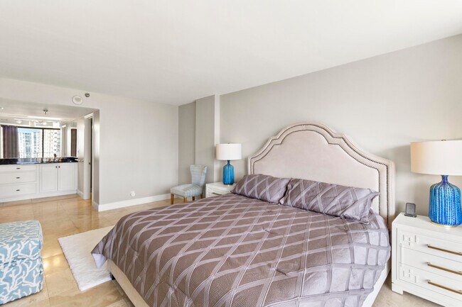 Building Photo - 290 174th St St