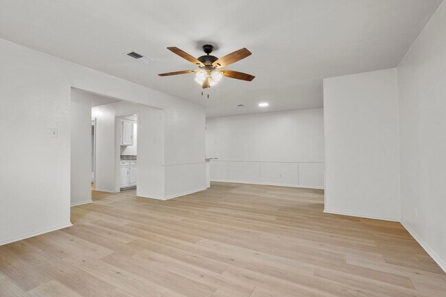 Building Photo - Beautifully Remodeled Duplex in Duncanville
