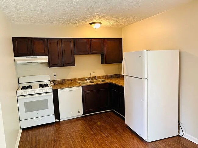Building Photo - 42 Westgate Park Ln