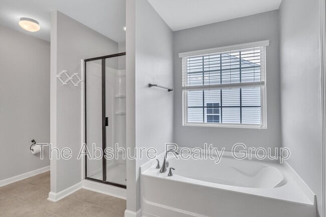 Building Photo - 3817 Althorp Drive