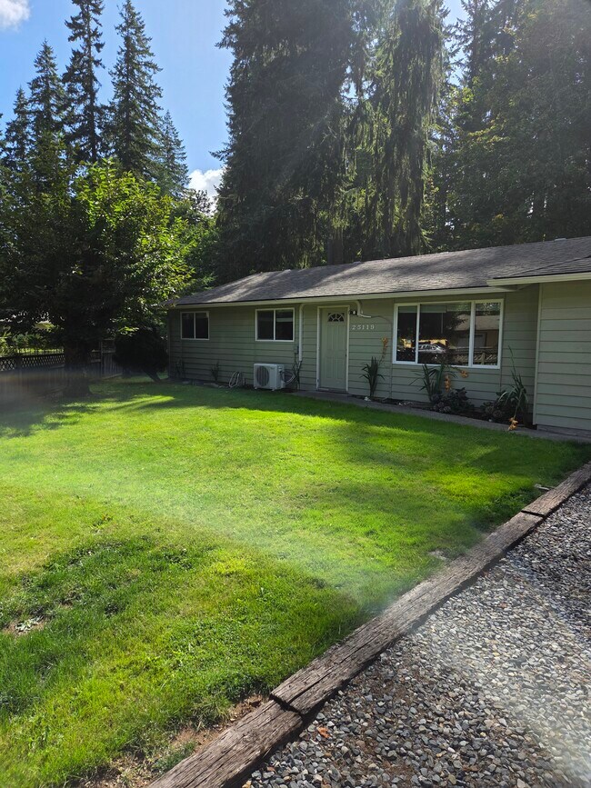 Fromt yard - 25119 237th Ct Se