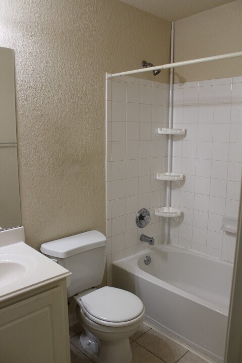 Building Photo - 18114 Surrey Lake Ln