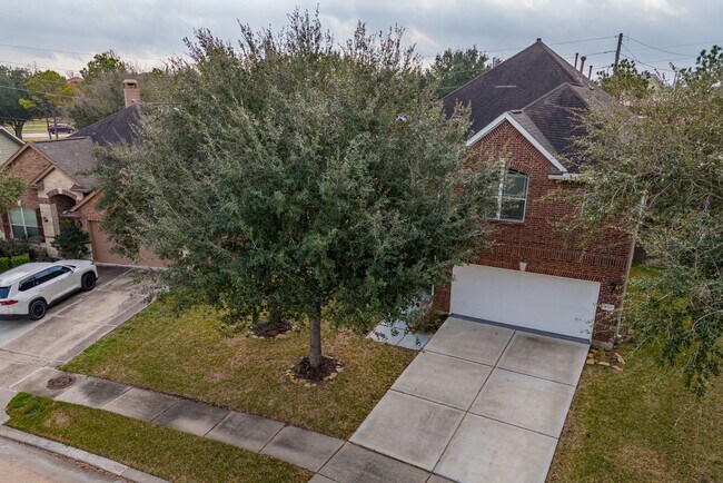 Building Photo - 5002 Rollingstone Rd