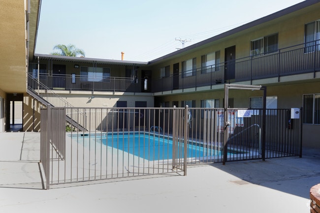 Pool - Chancellor Arms