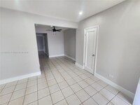 Building Photo - 511 NW 34th Ave