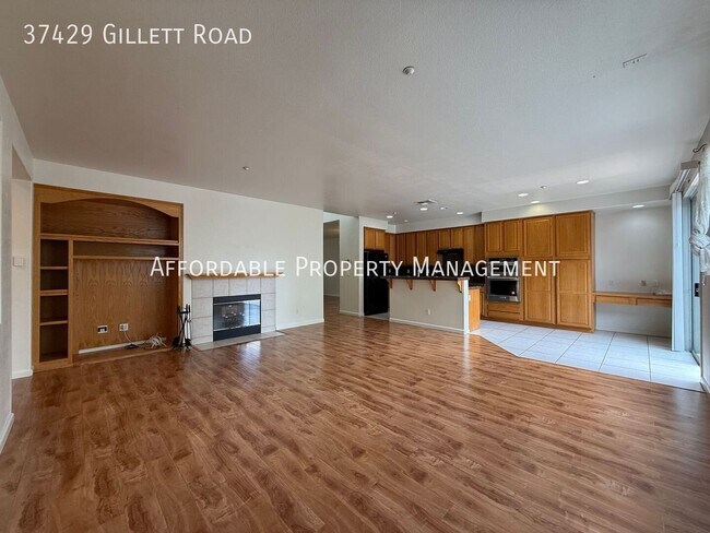 Building Photo - 37429 Gillett Rd