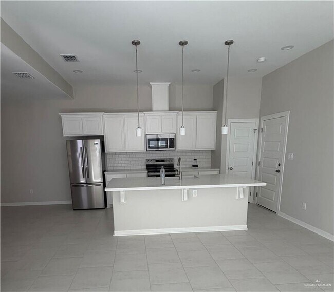 Building Photo - 13 N 15th St