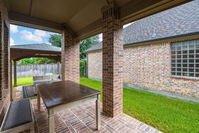Building Photo - 34 Danby Place