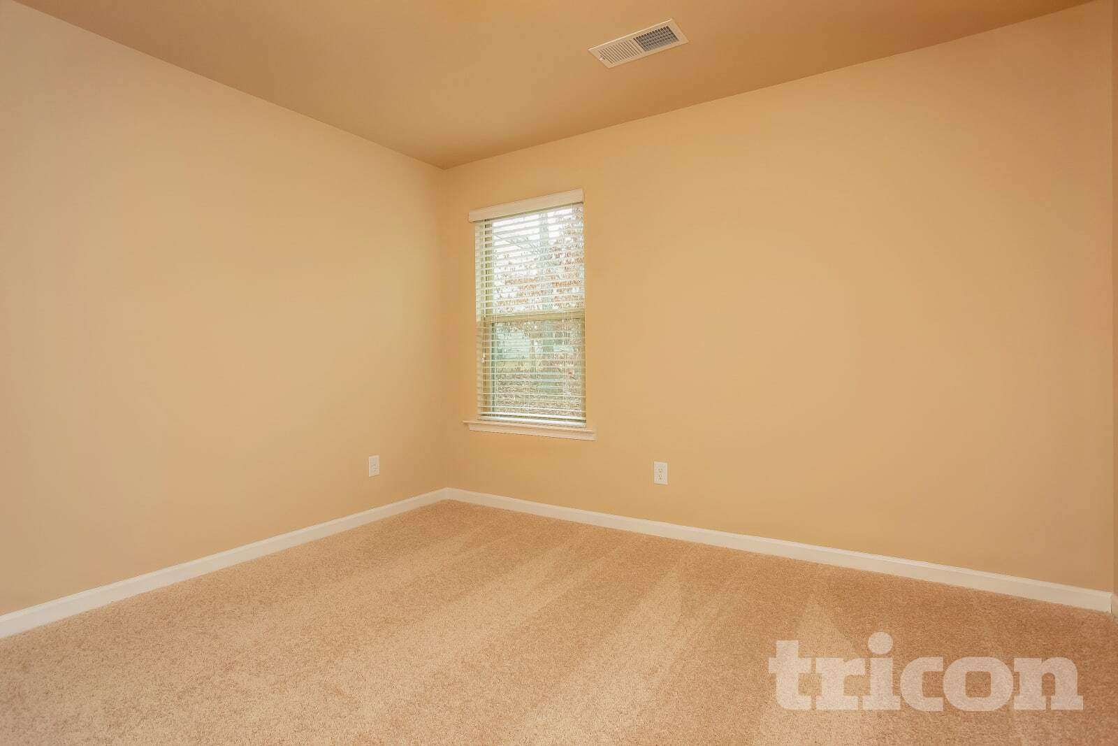 Building Photo - 216 Stillwood Dr