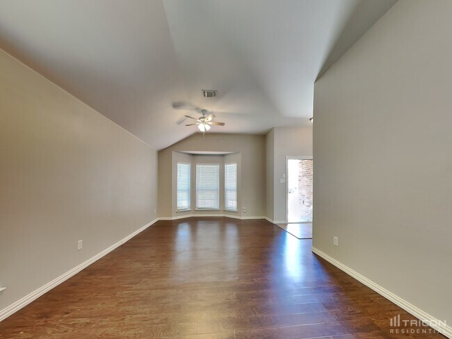 Building Photo - 1704 Bob Dr