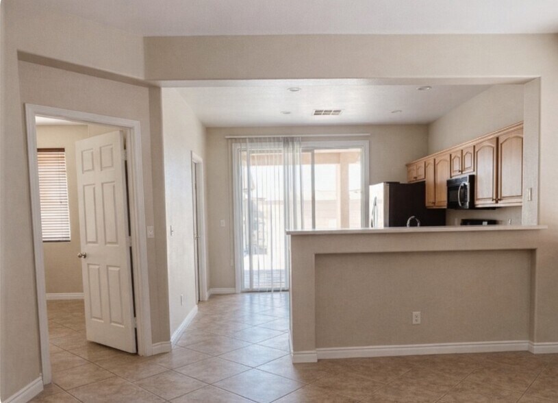 Building Photo - 10940 Calistoga Springs Ct