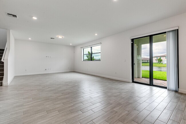 Building Photo - 3170 Streng Ln