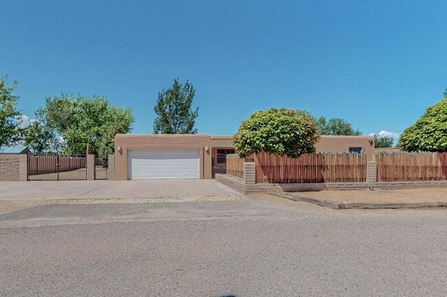 Building Photo - 501 Calle De