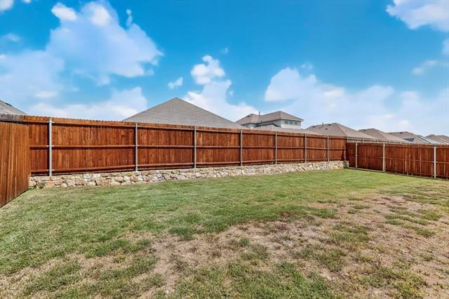 Building Photo - 504 Willow View Way