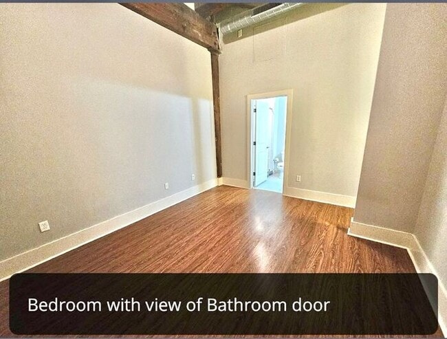 Building Photo - Modern Condo on Front St. with River views...