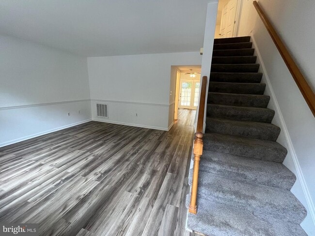 Building Photo - 255 Farrell Ln