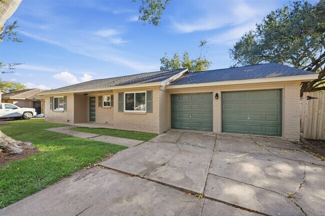 Building Photo - 5002 Cedar Creek Dr