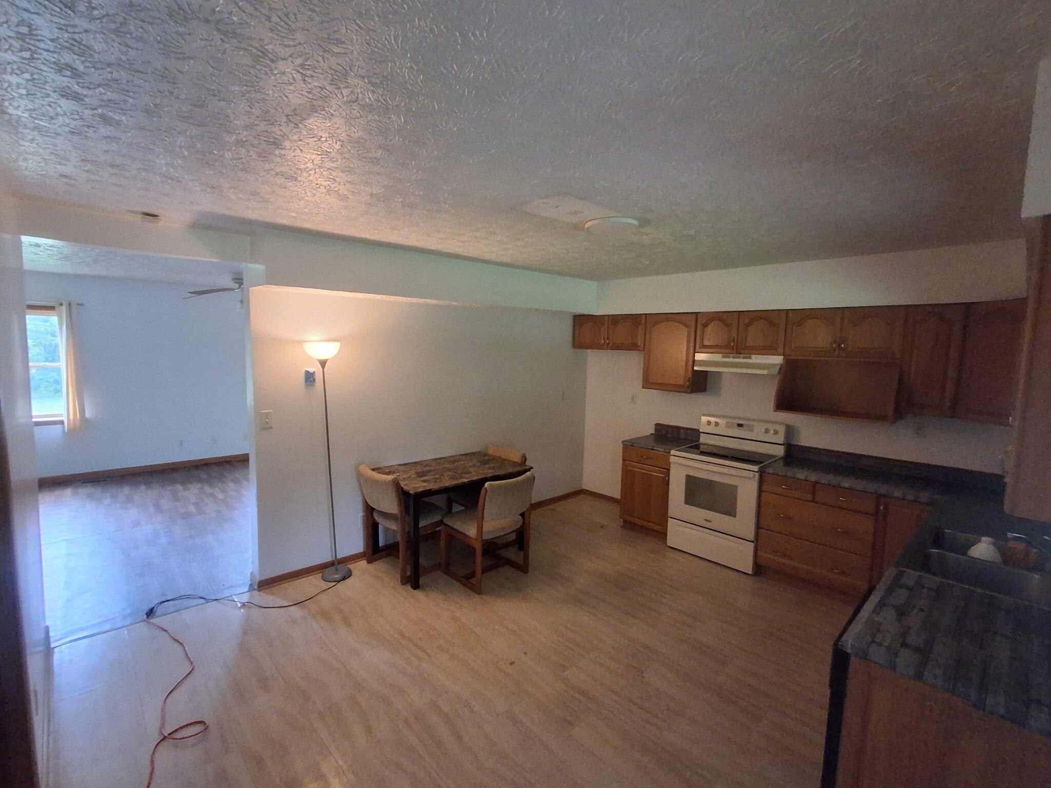 Building Photo - 493 Brookside Dr