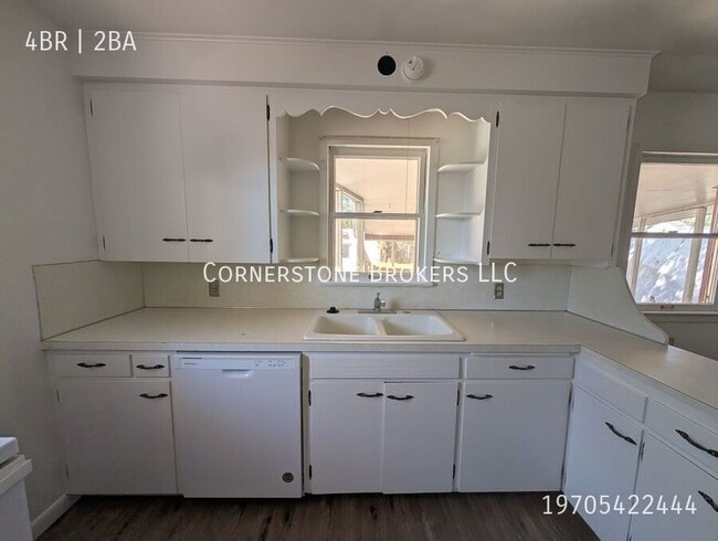 Building Photo - 509 Ensign St